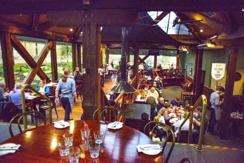 Adelaide: Adelaide Hills and Hahndorf Guided Tour With Lunch - Melbas Chocolates Factory