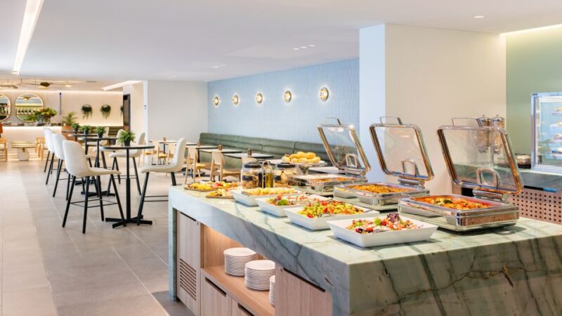 Adelaide Airport (ADL): Plaza Premium Lounge Entry - Customer Feedback and Limitations