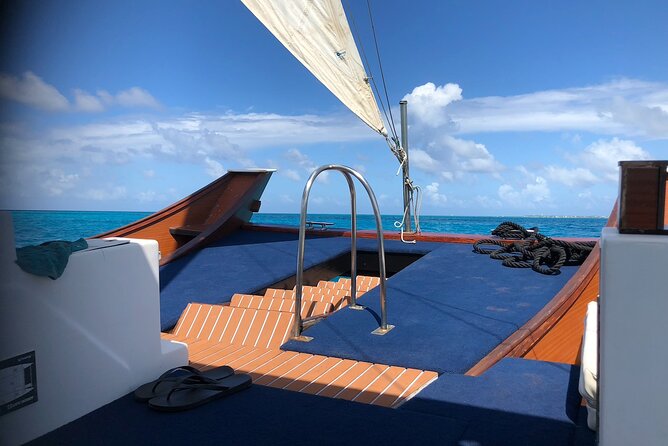 Adults Only Aruba Catalina Bay Small-Group Snorkel Sunset Sail - Meeting and Pickup