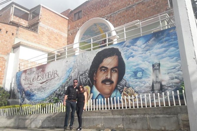 Advanced Package Pablo Escobar Tour Including C13 and Barrio PE Aprox 8 Hrs - Key Points