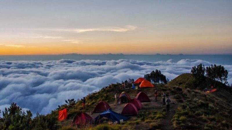 Adventure Climbing Rinjani Mountain 3 Days - 2 Nights - Conquering the Summit