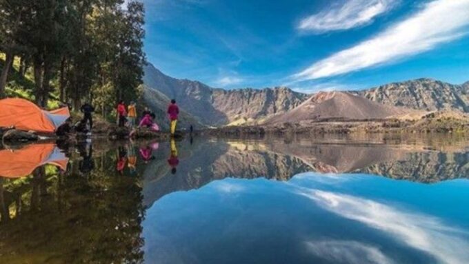 Adventure Climbing Rinjani Mountain 3 Days - 2 Nights - Inclusions and Essential Gear