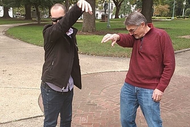 Adventurous Scavenger Hunt in Aurora by Zombie Scavengers - Meeting and Pickup