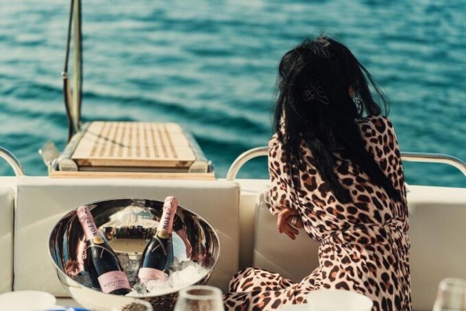 Aegina: Private Yacht Cruise From Athens - Photo Opportunities