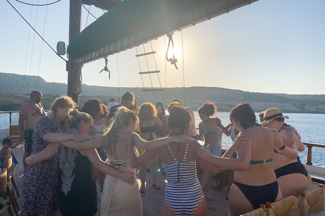 Aerosa Sunset Afternoon Guided Cruise With Dinner in Cyprus - Dining and Refreshment Options