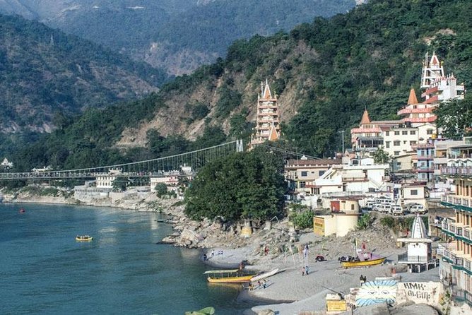 Affordable Dehradun Airport Transfer to Rishikesh - Vehicle and Service Features