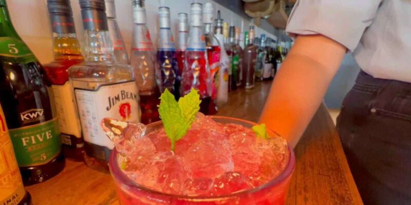 Afrikanos Restaurant and Crocodile Diving - Key Points
