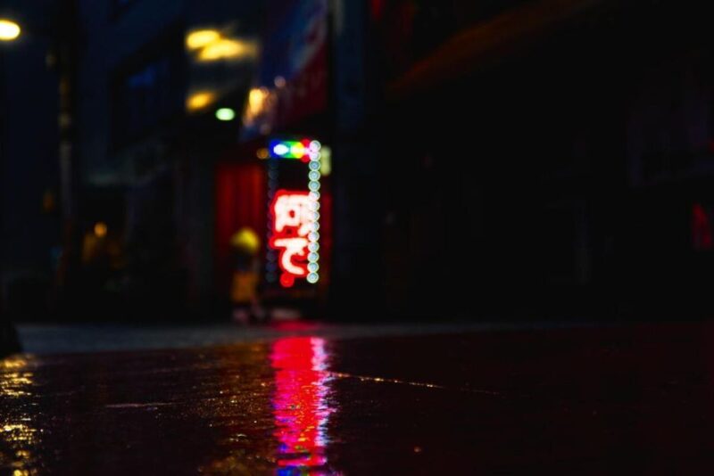 After Dark in Gothenburg: A Guided Nightlife Tour - Sightseeing at Kungsportsavenyen 5
