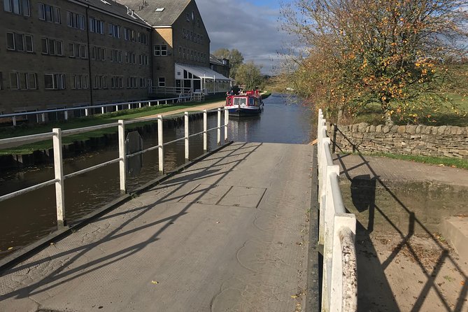 Afternoon Tea Cruise in North Yorkshire - Fully Licensed Bar on Board