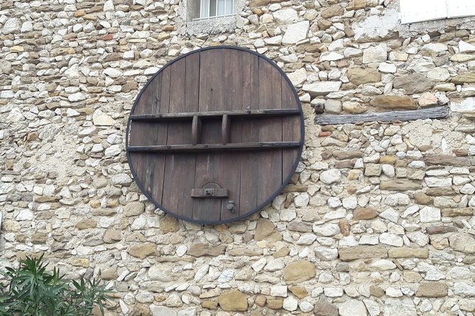 Afternoon Wine Tour to Chateauneuf Du Pape From Avignon - Visiting Local Wineries
