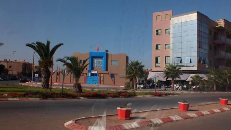 Agadir: Desert Safari Jeep Tour With Lunch & Hotel Transfers - Language and Guide Information