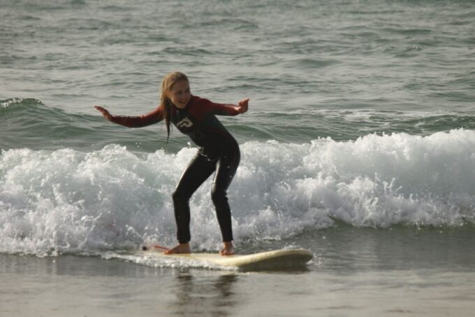 Agadir: Taghazout Beach Surf Lesson With Lunch and Transfer - Recommended Packing