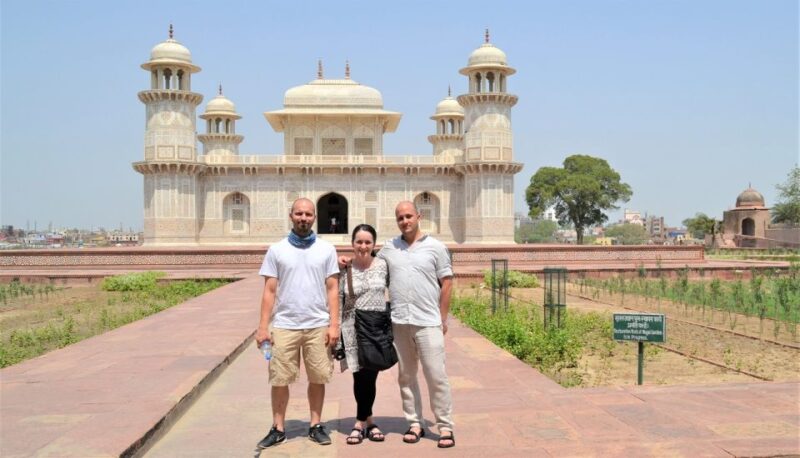 Agra City Tour - Transportation and Services