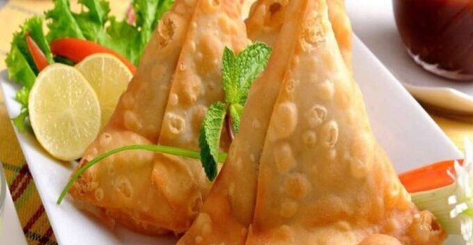 Agra: Evening Local Street Food Taste Tour With Guide - Inclusions and Highlights