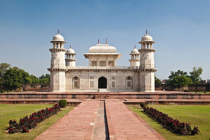 Agra Full-Day Local Tour With Taj Mahal, Agra Fort and Mehtab Bagh - Visiting Agra Fort