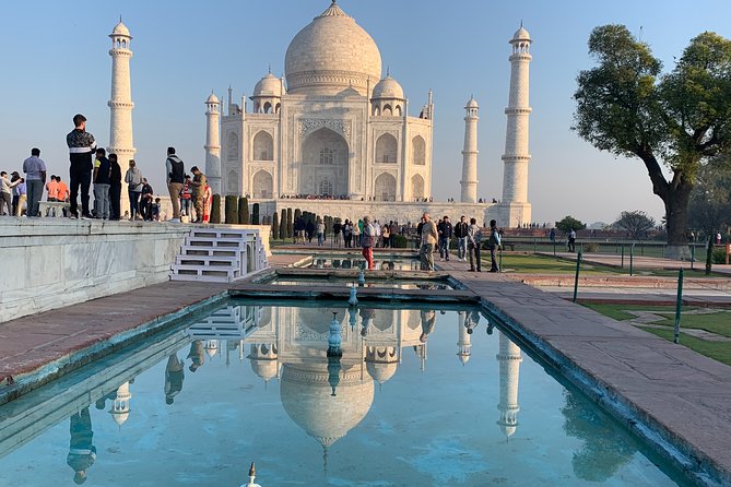 Agra Hotels Private Transfer From New Delhi Airport - Vehicle Options and Capacity