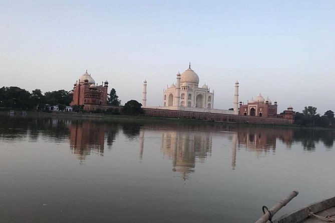 Agra : Live Tour Guide For Taj Mahal & Agra Fort - Exploring the Taj Mahal