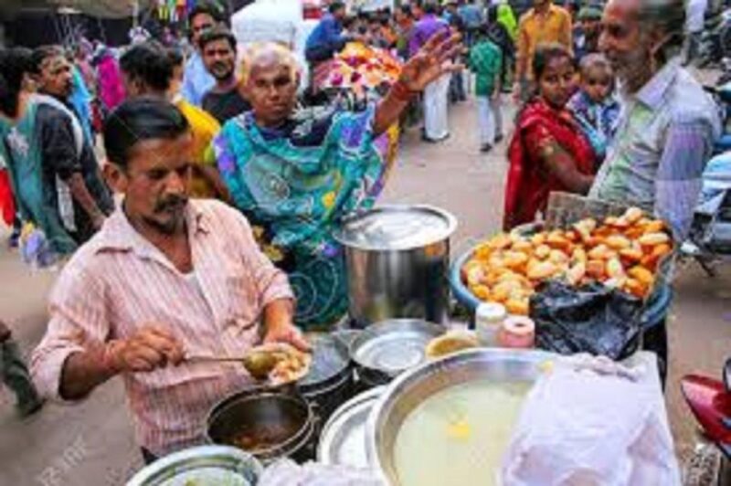Agra : Old Bazar & Kinari Bazar Heritage Walking Tour. - Exploring the Old Bazar