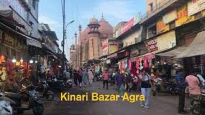 Agra : Old Bazar & Kinari Bazar Heritage Walking Tour. - Market Characteristics