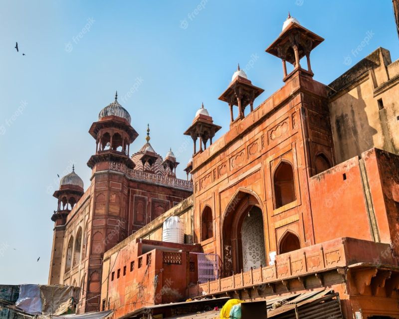 Agra: Old City Food Tour With Local Guide and Tastings - Exploring the Old Market