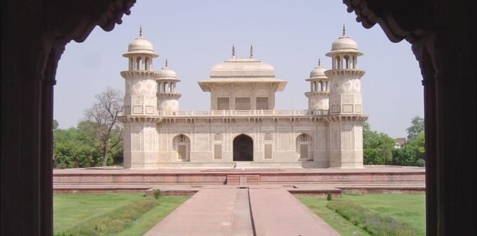 Agra Overnight Tour With Taj Mahal & Fatehpur Sikri - Preparation and Restrictions