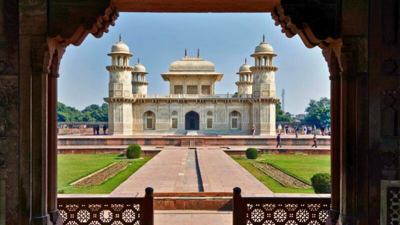 Agra: Private Taj Mahal and Agra Day Tour With Transfer - Taj Mahal Visit Details