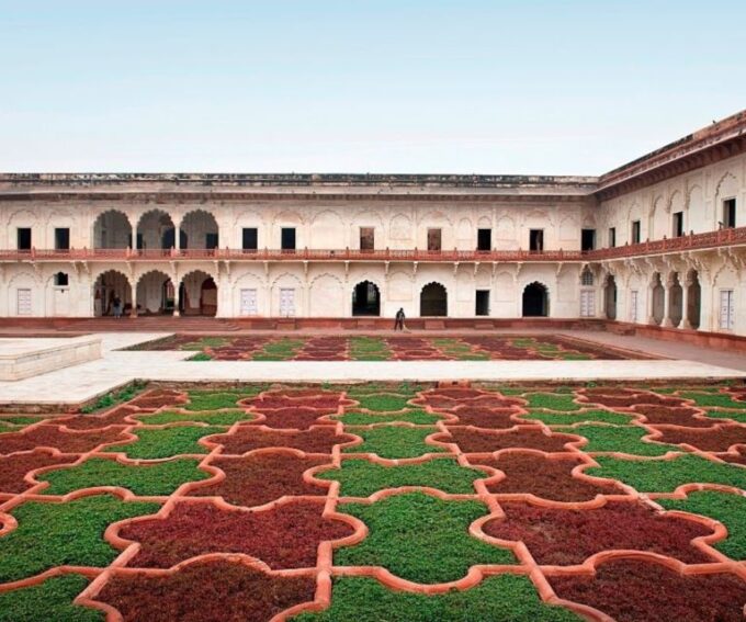 Agra: Private Taj Mahal and Agra Day Tour With Transfer - Agra Fort Exploration