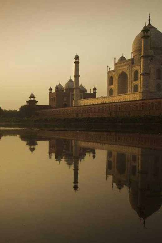 Agra Same Day Tour By Gatimaan Express Train - Key Points