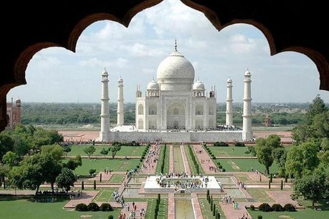Agra Sightseeing and Drop at Delhi Airport - Meeting and Pickup