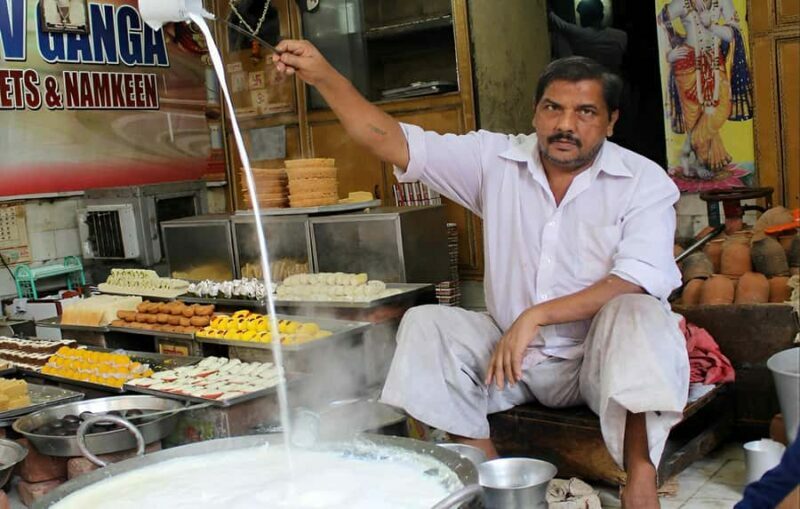 Agra: Street Food, Spice Bazaars Walking Tour & Tuk-tuk Ride - Key Points