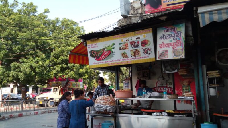 Agra: Street Food Tour With Spice Market on Tuk-Tuk - Spice Market Exploration