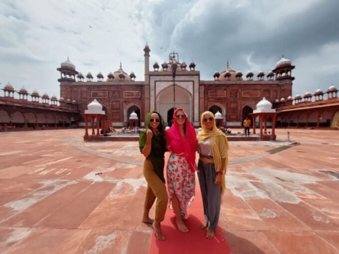 Agra: Street Food Walking Tour With Spice Market or Guide - Street Food Tastings
