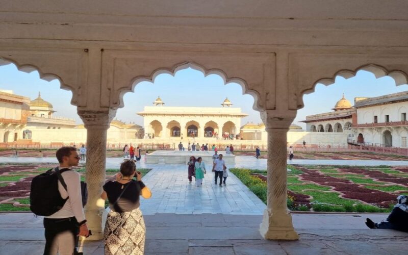 Agra: Taj Mahal Guided Tour With Lunch at 5-Star Hotel - Key Points