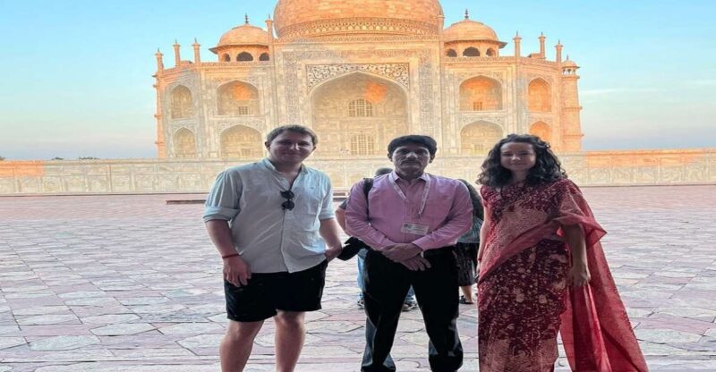 Agra: Taj Mahal Tour Guide for Couple - Key Points