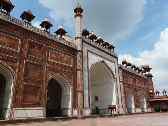 Agra: Taj Mahal Tour With Heritage Walk - Languages Available