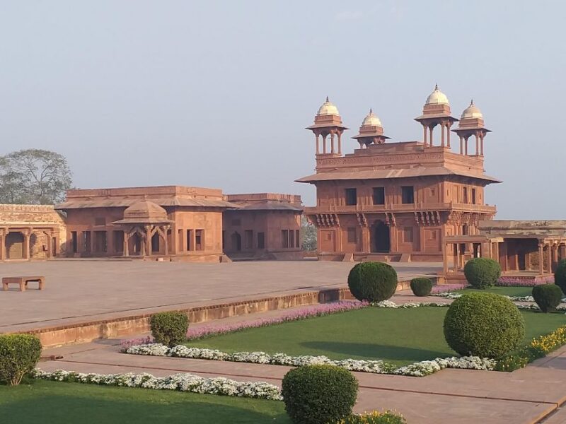 Agra Three World Heritages Tour From Delhi by Express Train - Guided Experience