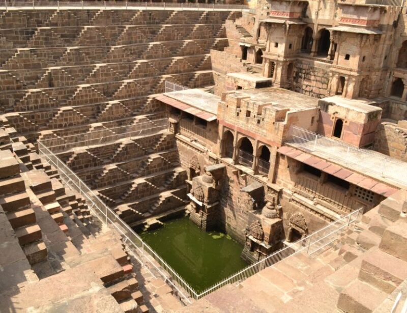 Agra to Jaipur Cab via Fatehpur Sikri & Abhaneri Stepwell - Key Points