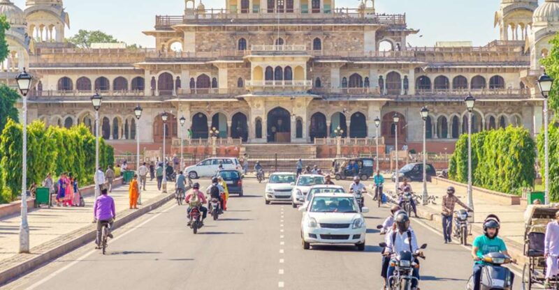 Agra to Jaipur Cab via Fatehpur Sikri & Abhaneri Stepwell - Transportation and Comfort
