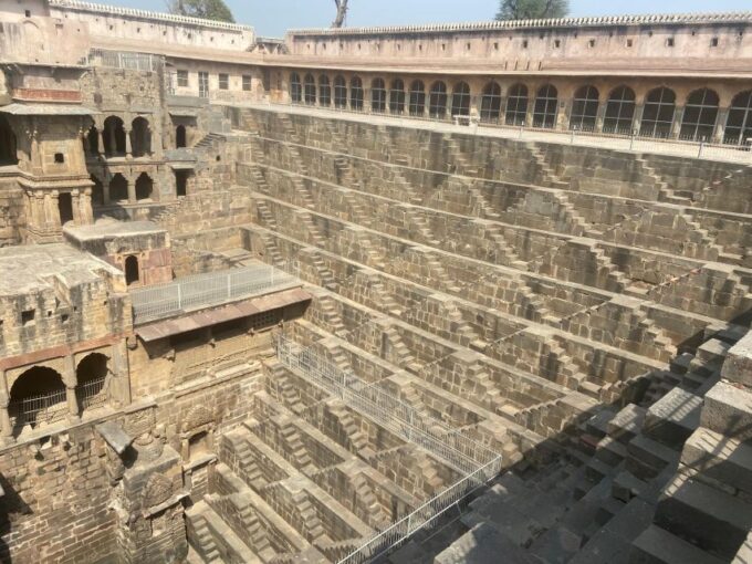 Agra to Jaipur With Guided Fatehpur Sikri & Abhaneri Tour - Private Transfer