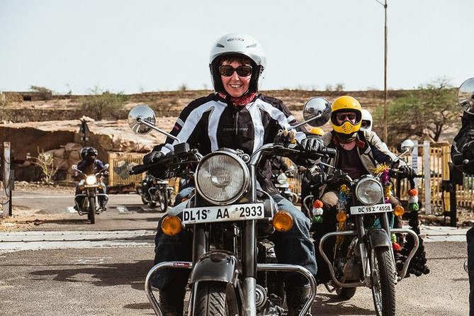 Agra Tour by Royal Enfield Motorbike Review - Meeting and Pickup