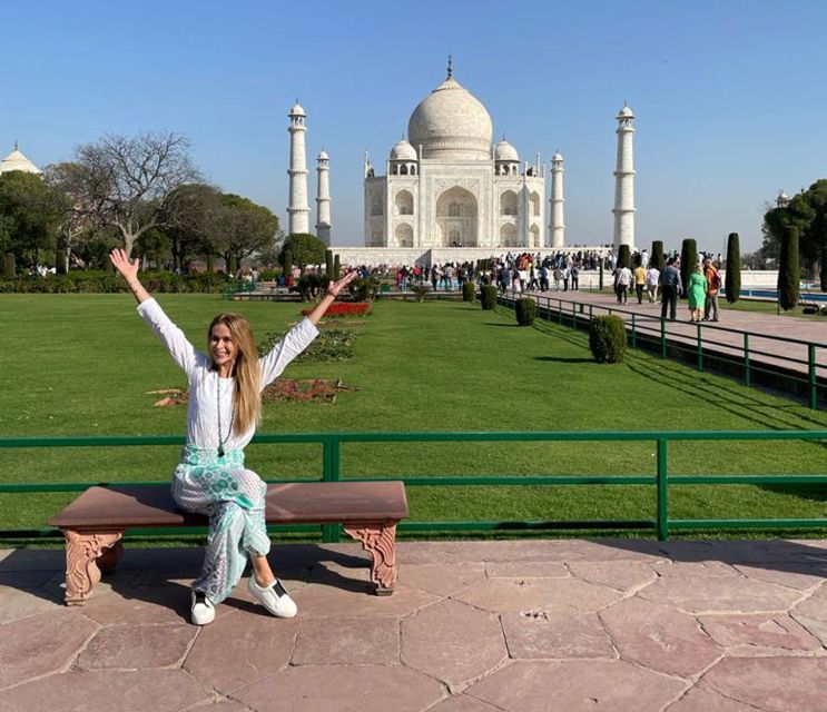Agra: Visit Taj Mahal & Agra Fort With Lunch - Languages Offered