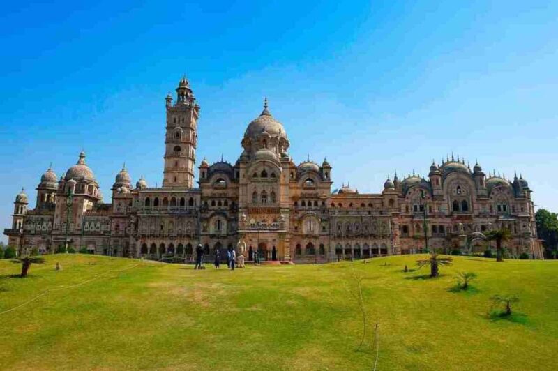 Ahmedabad: Private Car Hire With Driver for 4 Hours/40kms - Key Points
