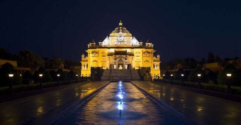 Ahmedabad: Private Car Hire With Driver for 4 Hours/40kms - Included Amenities