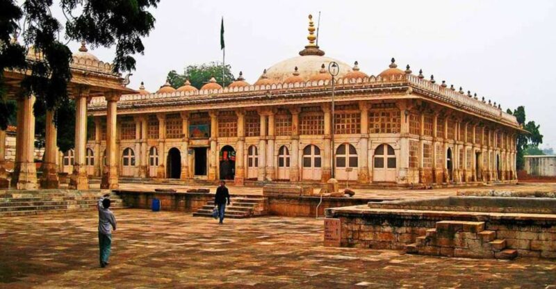 Ahmedabad: Private Transfer to Udaipur - Key Points