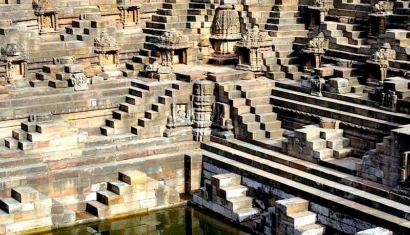 Ahmedabad: Sun Temple of Modhera & Queen's Stepwell Day Trip - Key Points