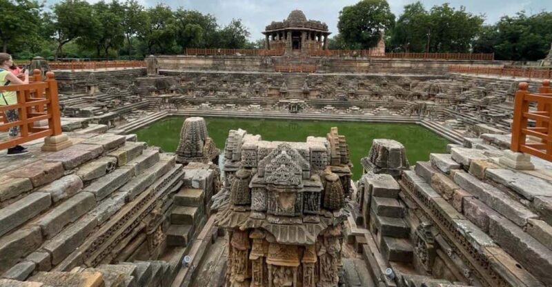 Ahmedabad: Sun Temple of Modhera & Queens Stepwell Day Trip - Modhera Sun Temple