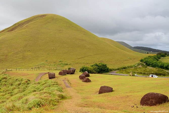 Ahu Akivi The Seven Moais on Easter Island - Included and Excluded