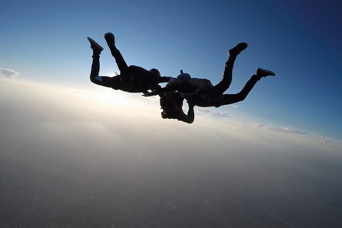 Airborne Adventures: Dive Into the Thrill of Skydiving - Overview of Airborne Adventures