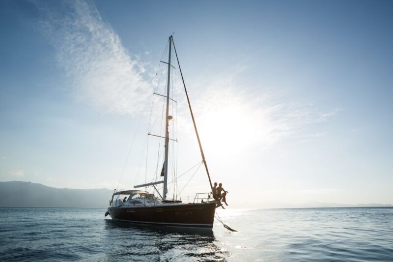 Airlie Beach: Private Guided 2-Night Yacht Sailing Cruise - Onboard Accommodation in En-Suite Cabins
