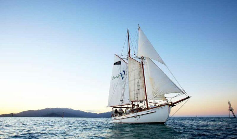 Airlie Beach: Providence Whitehaven Day Sail with Snorkeling - Food and Comfort